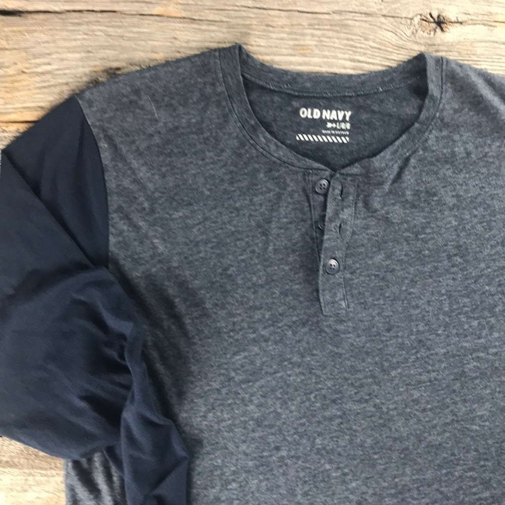 Old Navy Boy’s Blue Henley Size Large - Picture 4 of 6